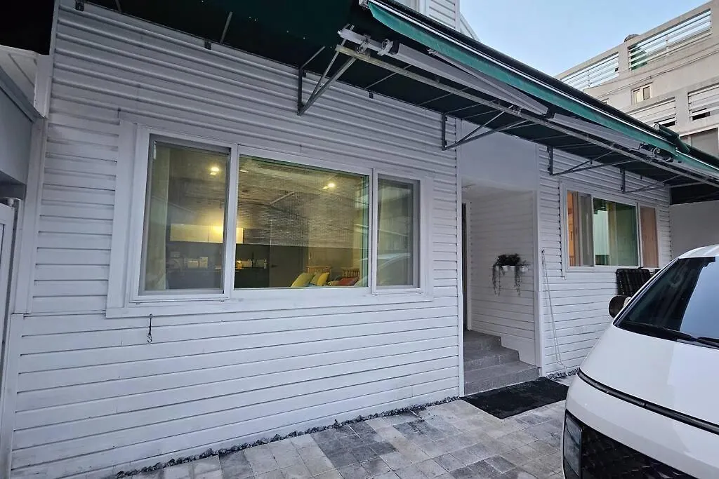 Stay Homnibus Seoul Villa